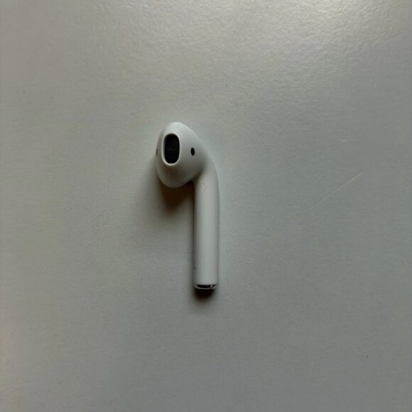 Genuine Apple AirPods 2nd Gen Replacement Earbud (Left Only) A2031 'A Grade' - Picture 3 of 3